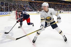 TA：利物浦目前看起来非常混乱，他们的卫冕梦想已支离破碎